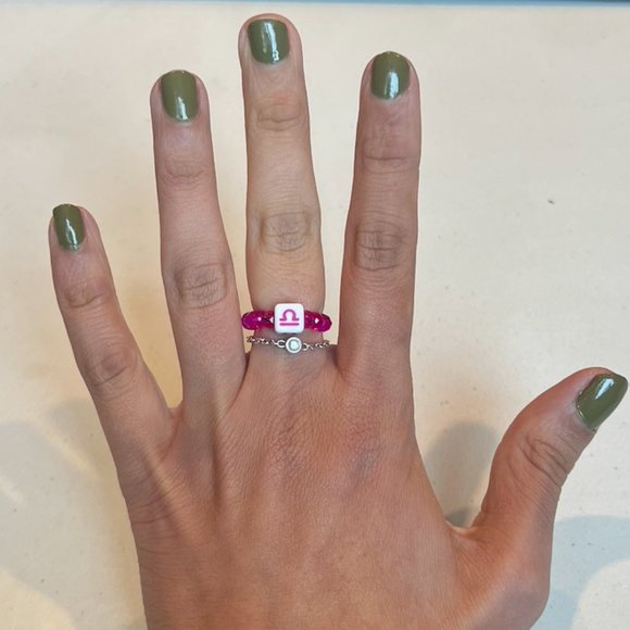 "LIBRA" HOROSCOPE MAGENTA  CRYSTAL BEADED RING (ONE SIZE) - Picture 3 of 3